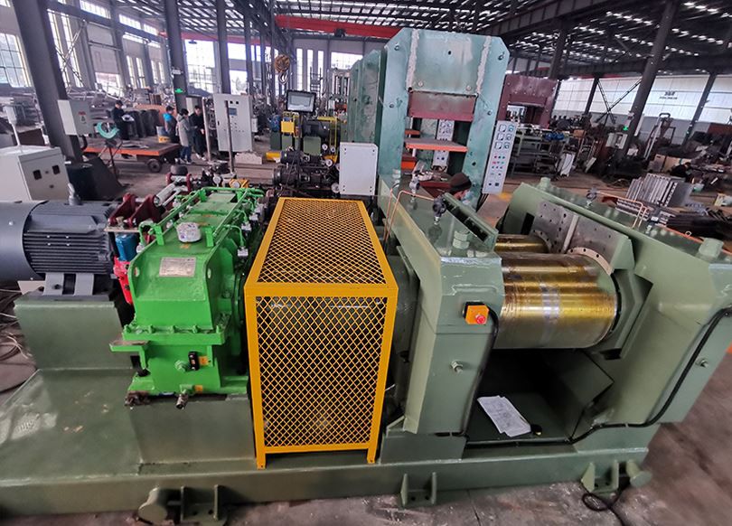 Nhà máy luyện cao su đã đến nhà máy của khách hàng
